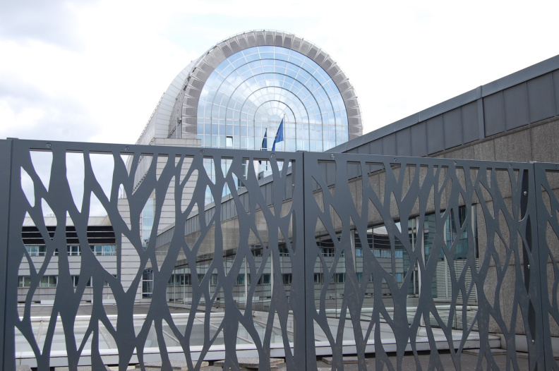 Parlement europeen - Garde-corps LOVE TREE Dampere