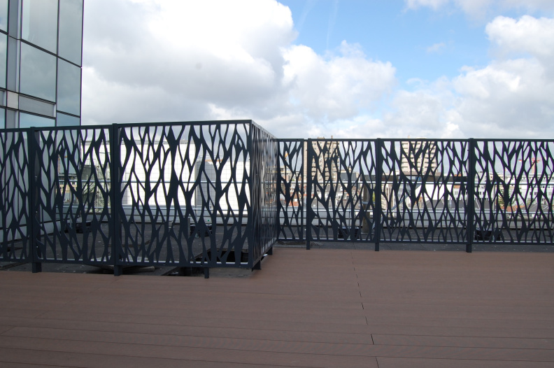 garde corps terrasse parlement europeen bruxelles par Dampere